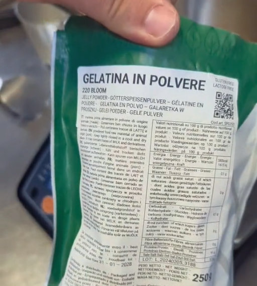 Come idratare la gelatina in polvere - Basta avere pazienza e scaldare !