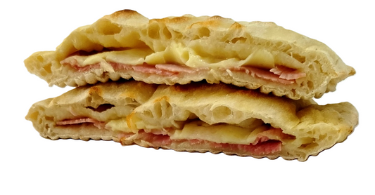Schiacciata (focaccia) ripiena con prosciutto cotto e mozzarella (n.2 per confezione)